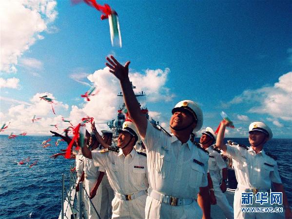 （新華全媒頭條·人民海軍70年·圖文互動(dòng)）（1）向海圖強(qiáng)春潮涌——黨中央、中央軍委和習(xí)主席關(guān)心人民海軍建設(shè)發(fā)展紀(jì)實(shí)